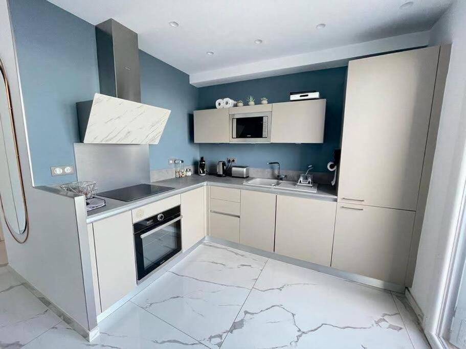 Beach Front, Superbe Appartement Pour 4 Personnes Nice Buitenkant foto