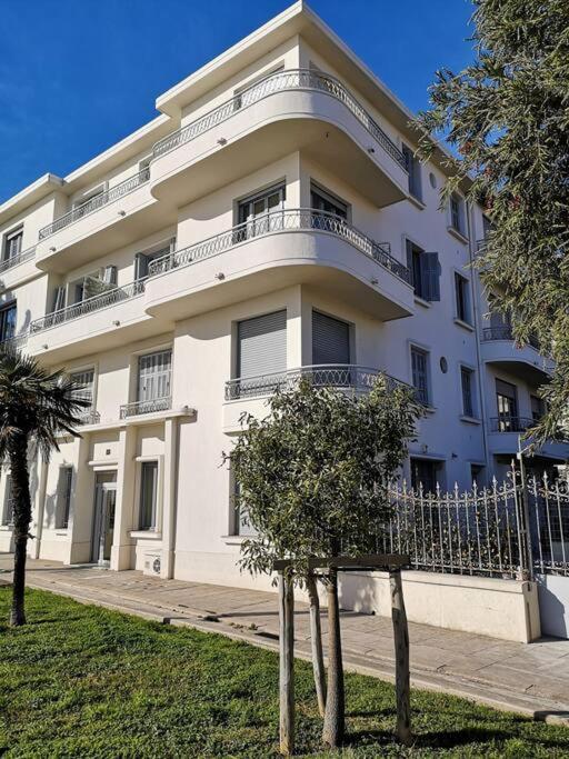 Beach Front, Superbe Appartement Pour 4 Personnes Nice Buitenkant foto