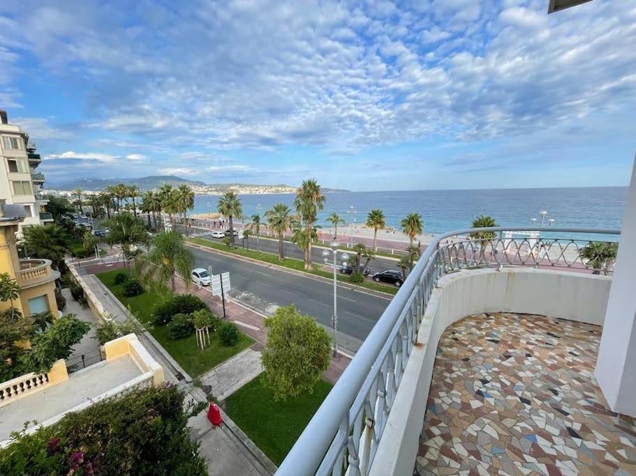 Beach Front, Superbe Appartement Pour 4 Personnes Nice Buitenkant foto