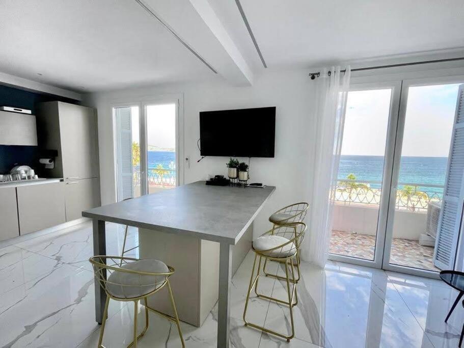 Beach Front, Superbe Appartement Pour 4 Personnes Nice Buitenkant foto