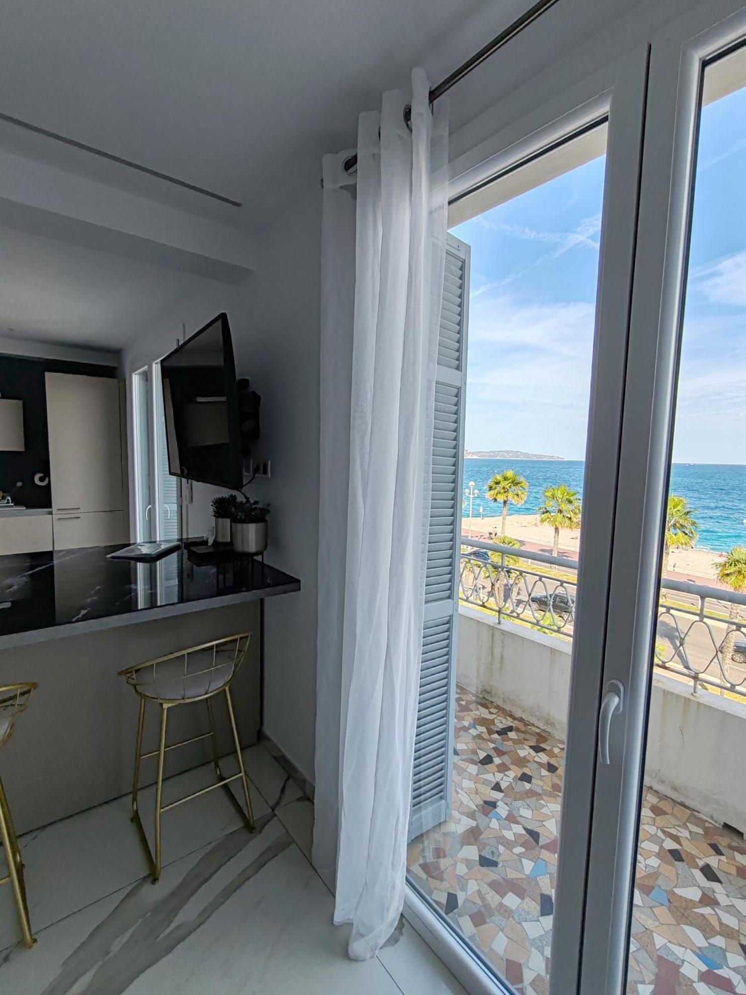 Beach Front, Superbe Appartement Pour 4 Personnes Nice Buitenkant foto