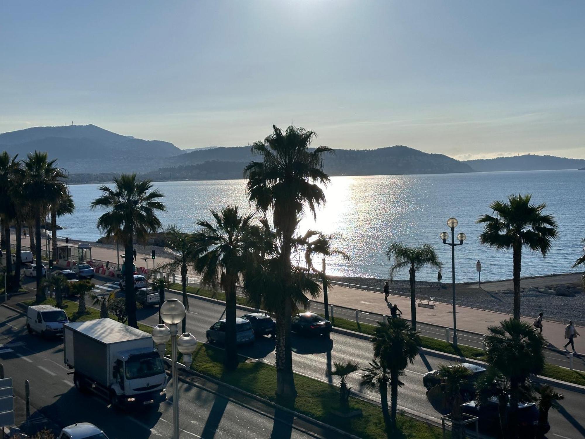 Beach Front, Superbe Appartement Pour 4 Personnes Nice Buitenkant foto
